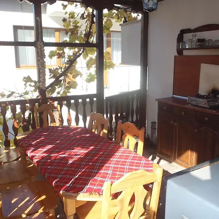 Mladenova House 3*