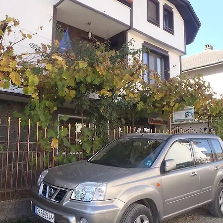 ゲストハウス Mladenova House