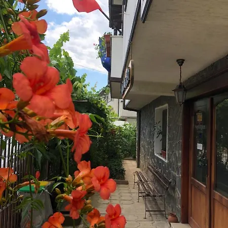 Mladenova House ズラトグラッド